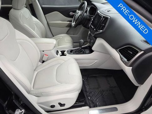 Used 2020 Jeep Cherokee Limited FWD image 27