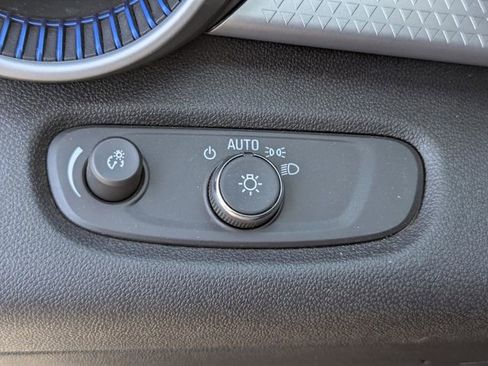 Used 2024 Chevrolet Trax LS w/ LS Convenience Package image 34