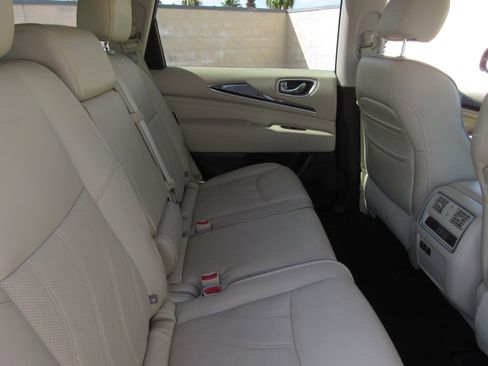 Used 2020 INFINITI QX60 Luxe w/ Essential Package FWD image 12