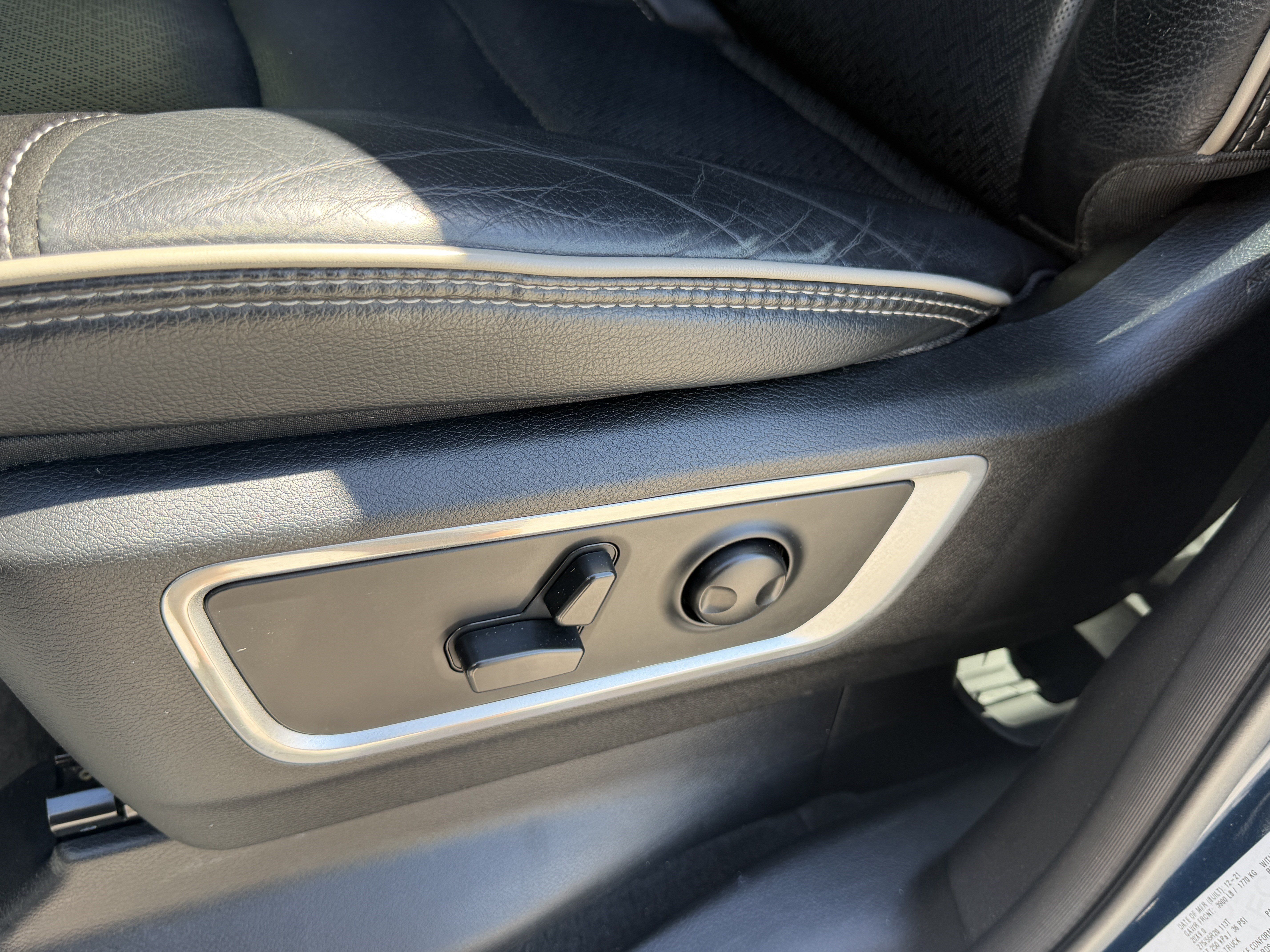 Used 2022 RAM 1500 Laramie AWD/4WD image 15