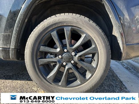 Used 2022 Jeep Grand Cherokee Laredo X image 9