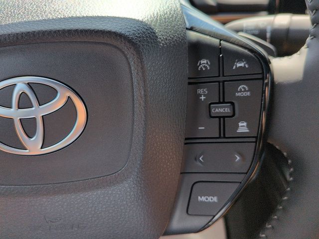 Used 2026 Toyota C-HR AWD/4WD image 21