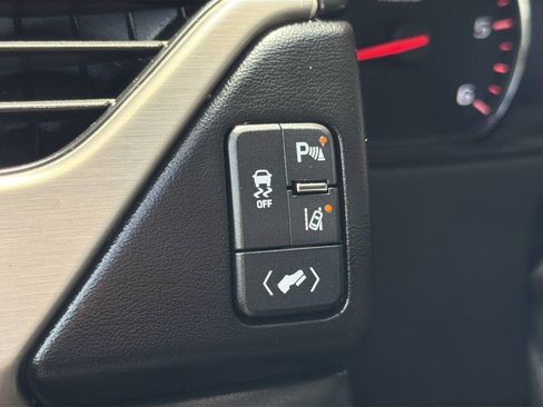 Used 2015 GMC Yukon XL Denali w/ Touring Package AWD/4WD image 44