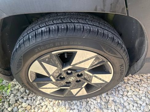 Used 2025 Hyundai Kona SEL FWD image 6