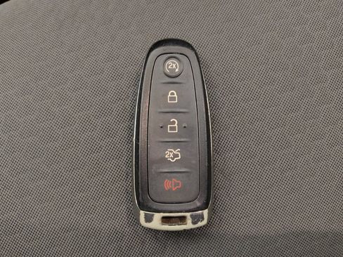 Used 2019 Ford Escape SE image 32