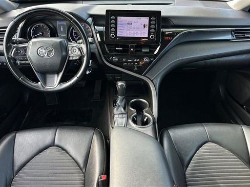 Used 2023 Toyota Camry SE image 14