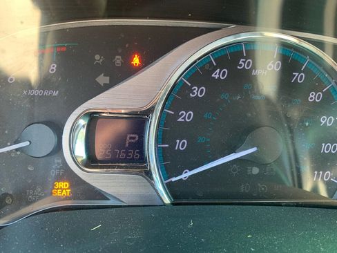 Used 2011 Toyota Sienna Limited image 10