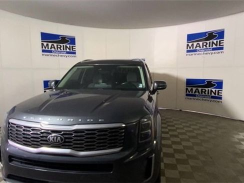 Used 2021 Kia Telluride EX w/ EX Premium Package image 5