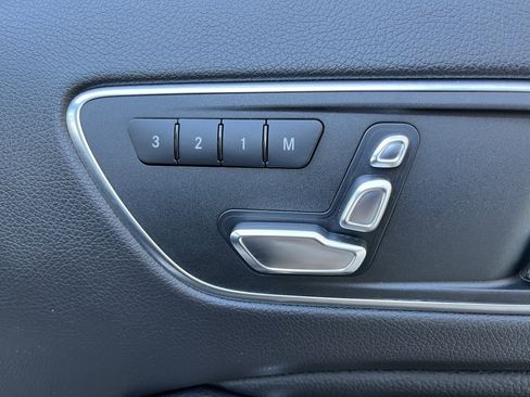 Used 2019 Mercedes-Benz GLA 250 4MATIC image 24