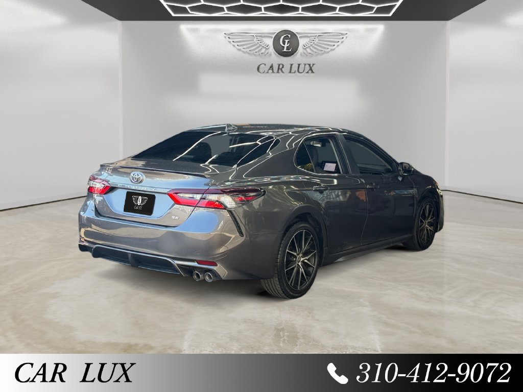 Used 2021 Toyota Camry SE FWD image 5