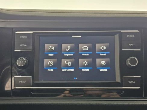 Used 2022 Volkswagen Jetta SE image 24