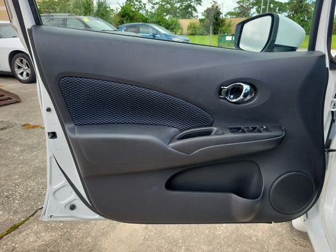 Used 2016 Nissan Versa Note SV FWD image 14