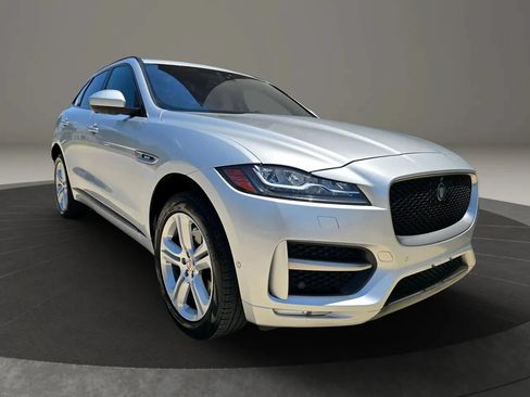 Used 2017 Jaguar F-PACE R-Sport AWD/4WD image 5
