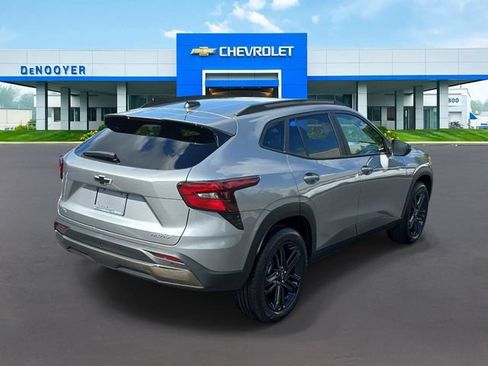 New 2026 Chevrolet Trax ACTIV w/ Sunroof Package FWD image 6