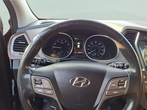 Used 2018 Hyundai Santa Fe Limited FWD image 10