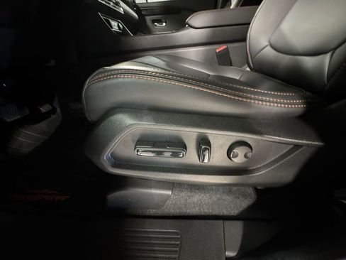 Used 2025 Honda Pilot TrailSport image 17