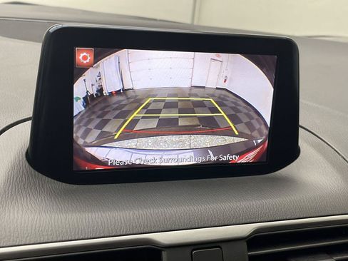 Used 2017 MAZDA MAZDA3 Sport FWD image 5