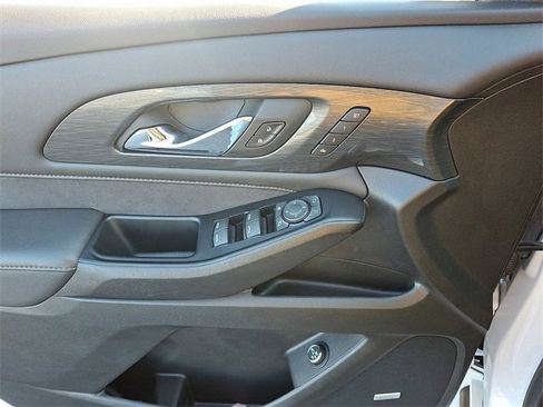 Certified 2024 Chevrolet Traverse High Country image 12