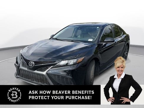 Certified 2021 Toyota Camry SE image 1