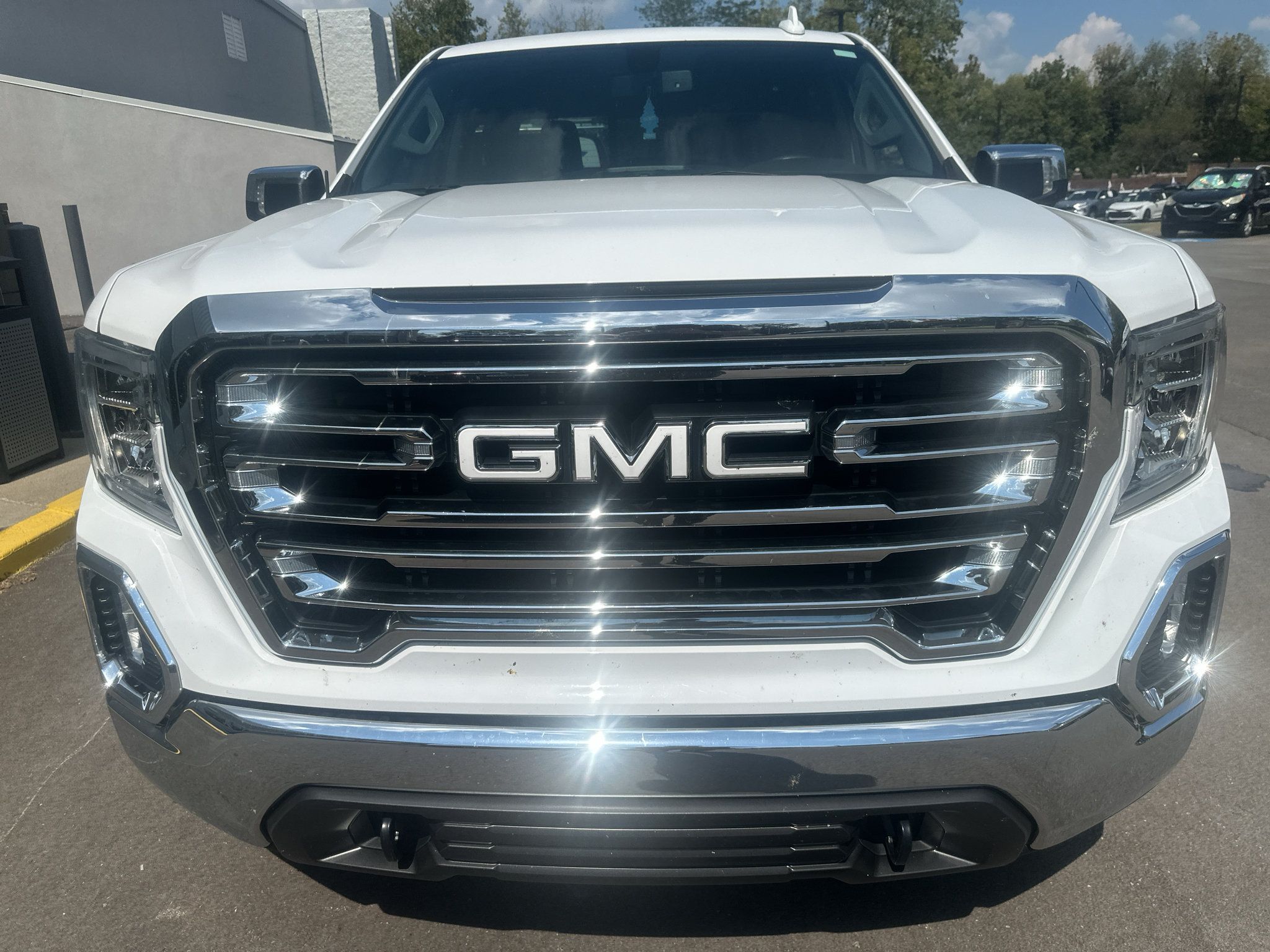 Used 2019 GMC Sierra 1500 SLT w/ SLT Premium Package AWD/4WD image 2