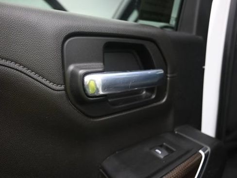 Used 2020 Chevrolet Silverado 1500 RST AWD/4WD image 36