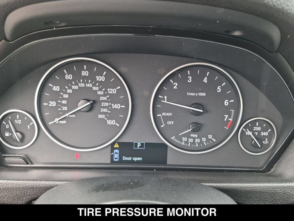 Used 2015 BMW 320i Sedan RWD image 15