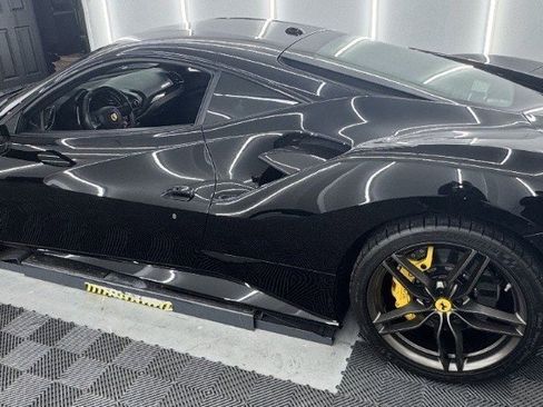 Used 2017 Ferrari 488 GTB image 3