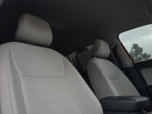 Used 2019 Volkswagen Tiguan S image 21