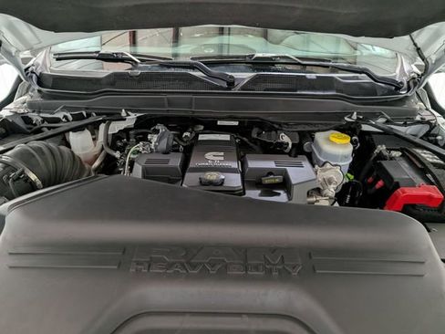 Used 2024 RAM 2500 Laramie AWD/4WD image 30