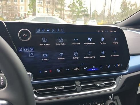 New 2026 Chevrolet Equinox EV LT image 30