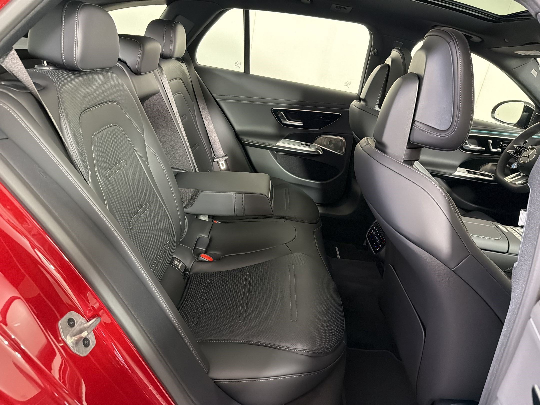 New 2026 Mercedes-Benz E 53 AMG e 4MATIC Wagon image 31