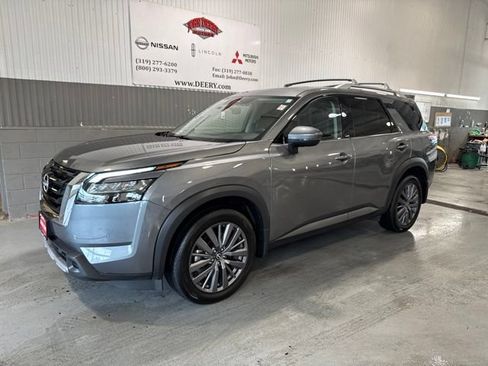 Used 2025 Nissan Pathfinder SL w/ SL Premium Package AWD/4WD image 6