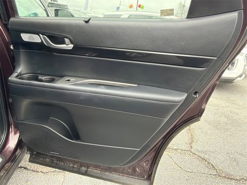 Used 2021 Hyundai Palisade Limited image 16