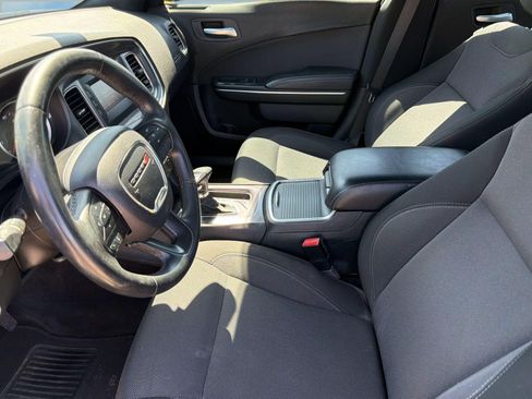 Used 2017 Dodge Charger SE w/ Popular Equipment Group RWD image 5