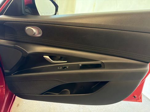 Used 2022 Hyundai Elantra SEL image 24