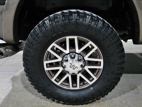 Used 2019 Ford F350 King Ranch w/ King Ranch Ultimate Package AWD/4WD image 17