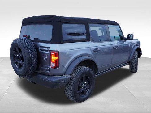 Used 2022 Ford Bronco Black Diamond image 3