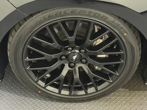 Used 2017 Ford Mustang GT w/ Black Accent Package RWD image 19