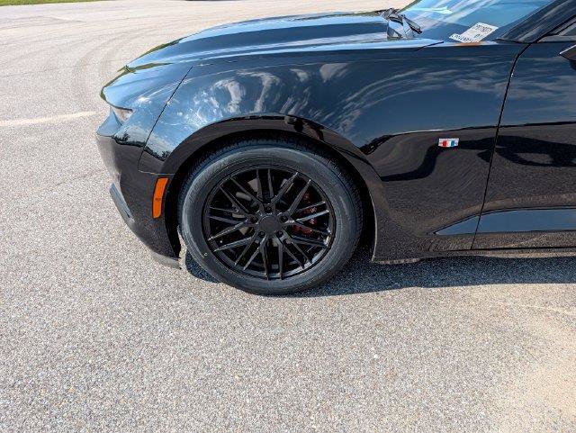 Used 2021 Chevrolet Camaro LT RWD image 27