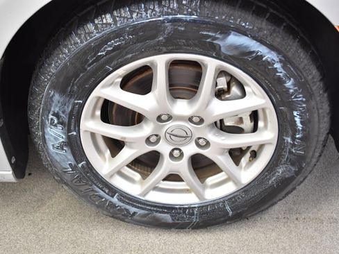 Used 2023 Chrysler Pacifica Touring FWD image 34