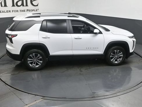 New 2027 Chevrolet Equinox LT w/ Convenience Package II FWD image 17
