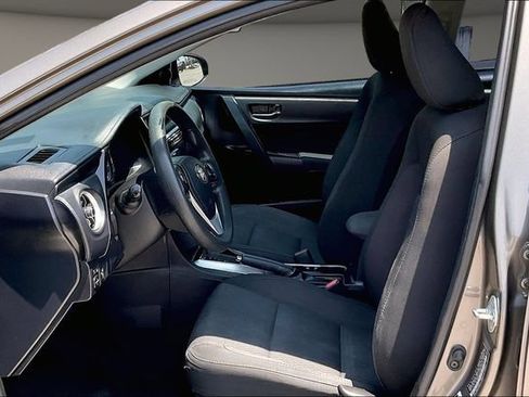 Used 2018 Toyota Corolla LE FWD image 23