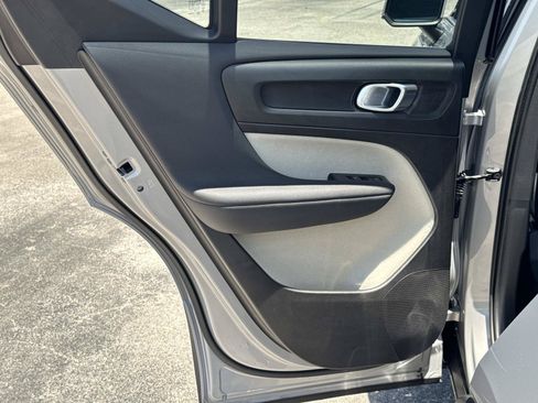 Used 2023 Volvo XC40 B5 Ultimate w/ Protection Package Premier AWD/4WD image 13
