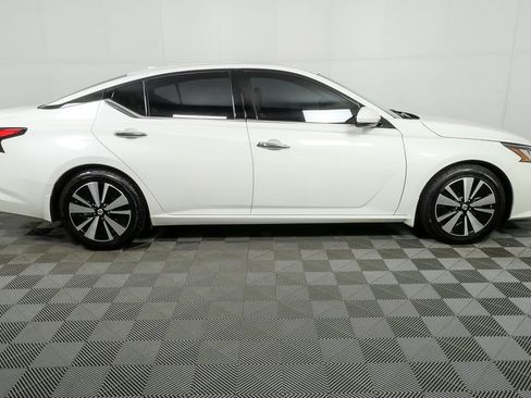 Used 2021 Nissan Altima 2.5 SL image 2
