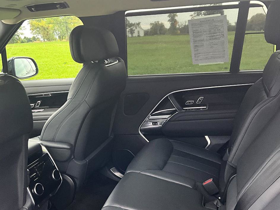 Used 2023 Land Rover Range Rover Long Wheelbase SE AWD/4WD image 13