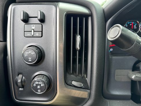 Used 2018 Chevrolet Silverado 1500 LT w/ All Star Edition AWD/4WD image 10