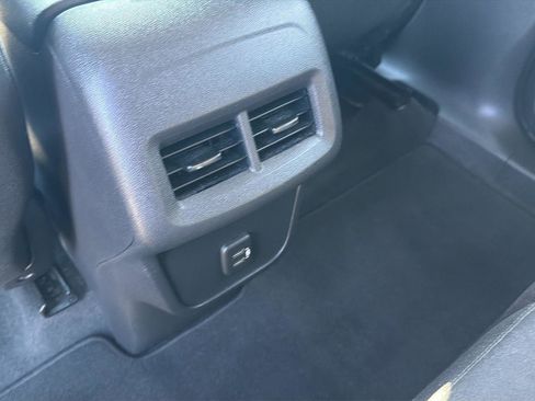 Used 2020 Chevrolet Equinox LT image 16