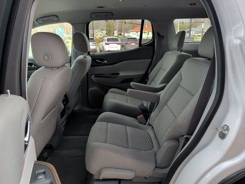 Used 2017 GMC Acadia SLE image 23