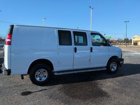 Used 2024 Chevrolet Express 2500 w/ Driver Convenience Package image 8