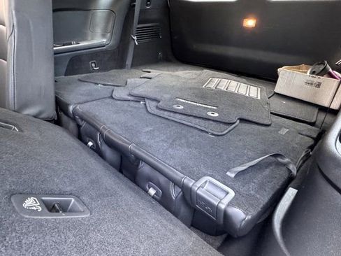 Used 2022 Nissan Pathfinder SL w/ SL Black Package image 20